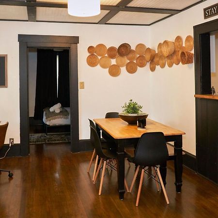 Cozy Atl Getaway - 5 Min From Airport & Downtown Villa Atlanta Exteriör bild